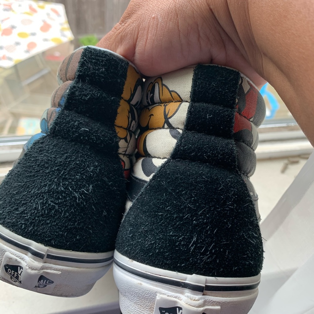 Vans - Picture 2 of 4